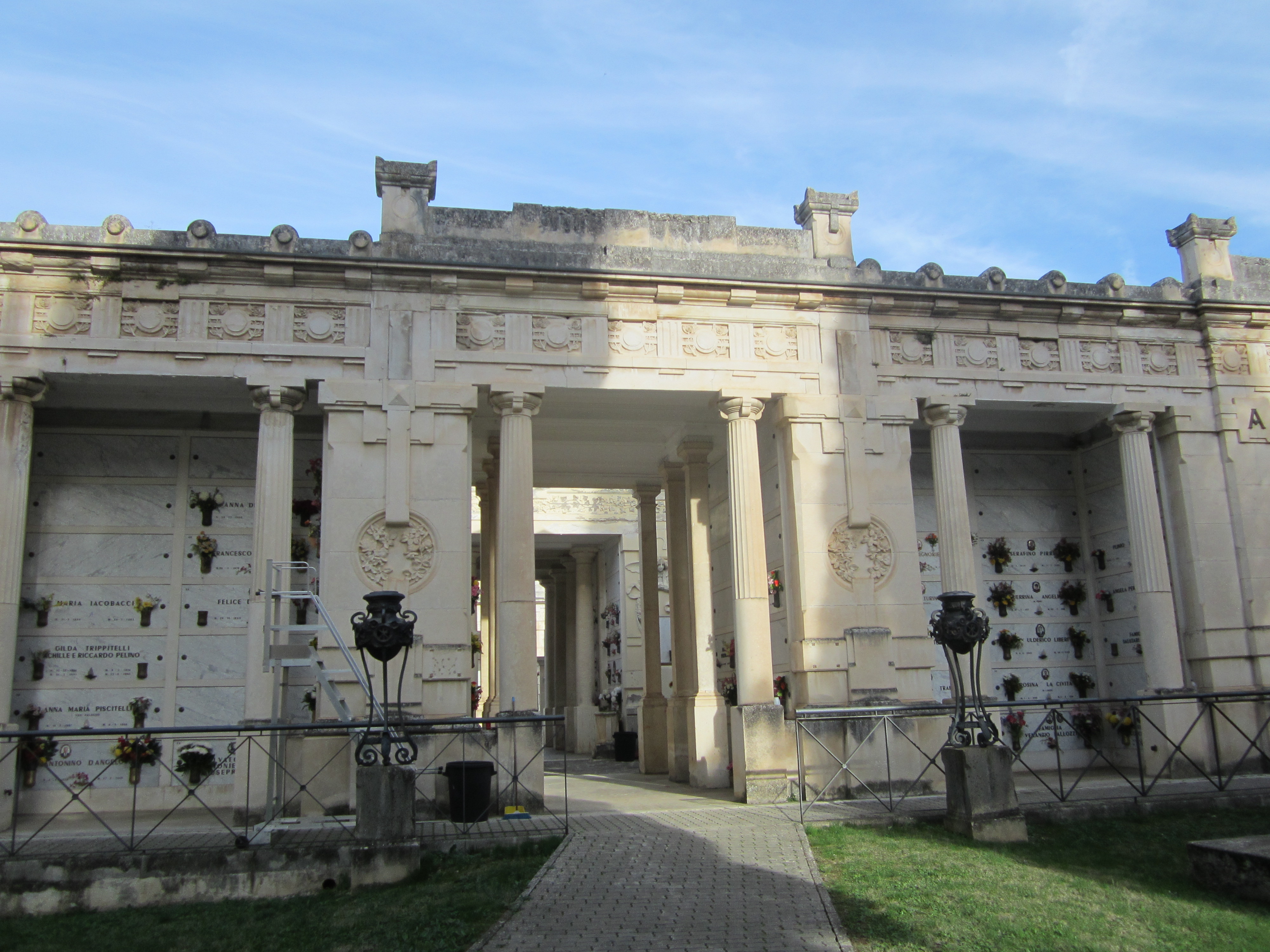 Confraternita S. Maria di Loreto blocco loculi 1 (cimitero, monumentale) - Sulmona (AQ) 
