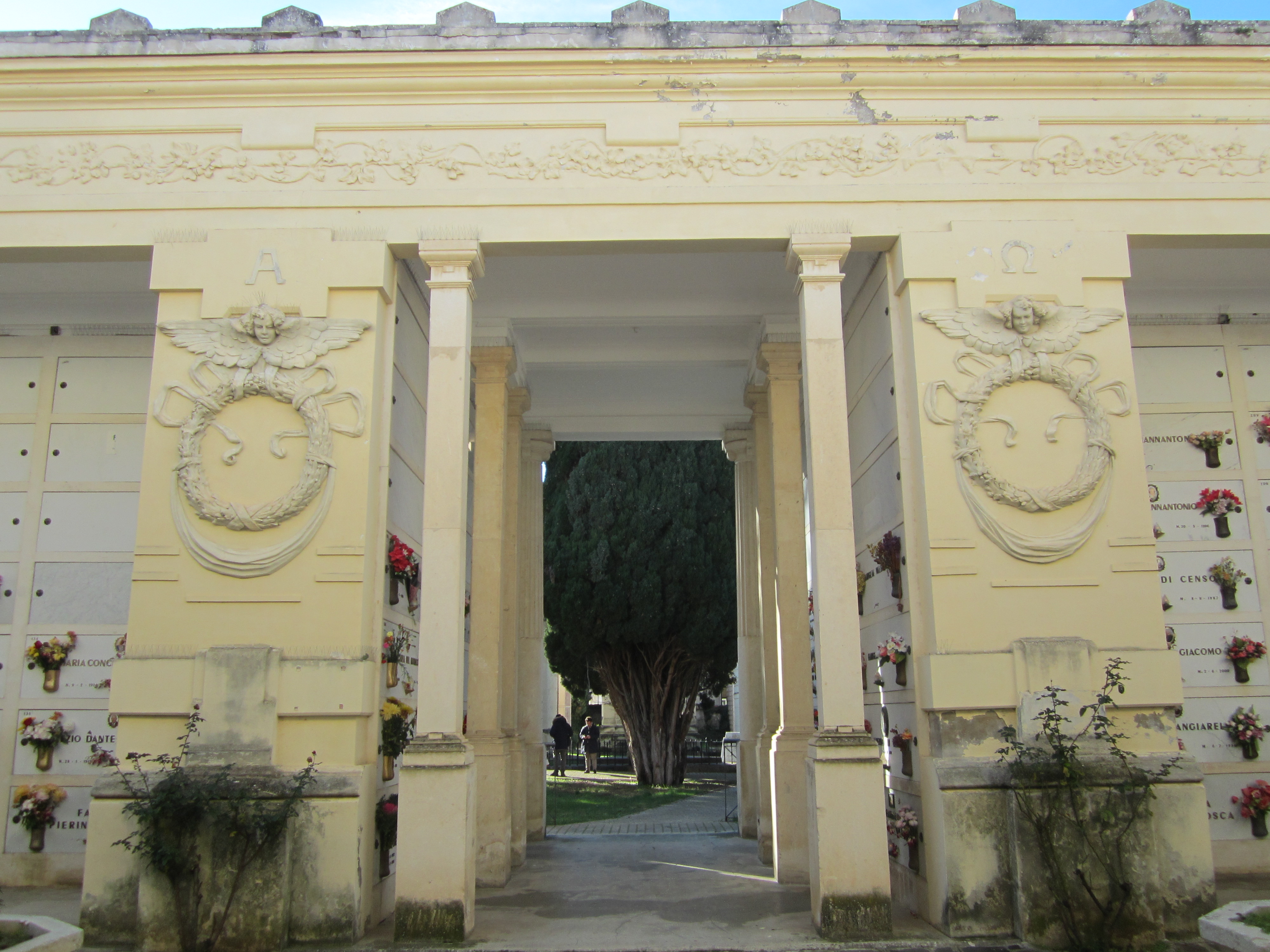 Confraternita S. Maria di Loreto blocco loculi 1 (cimitero, monumentale) - Sulmona (AQ) 