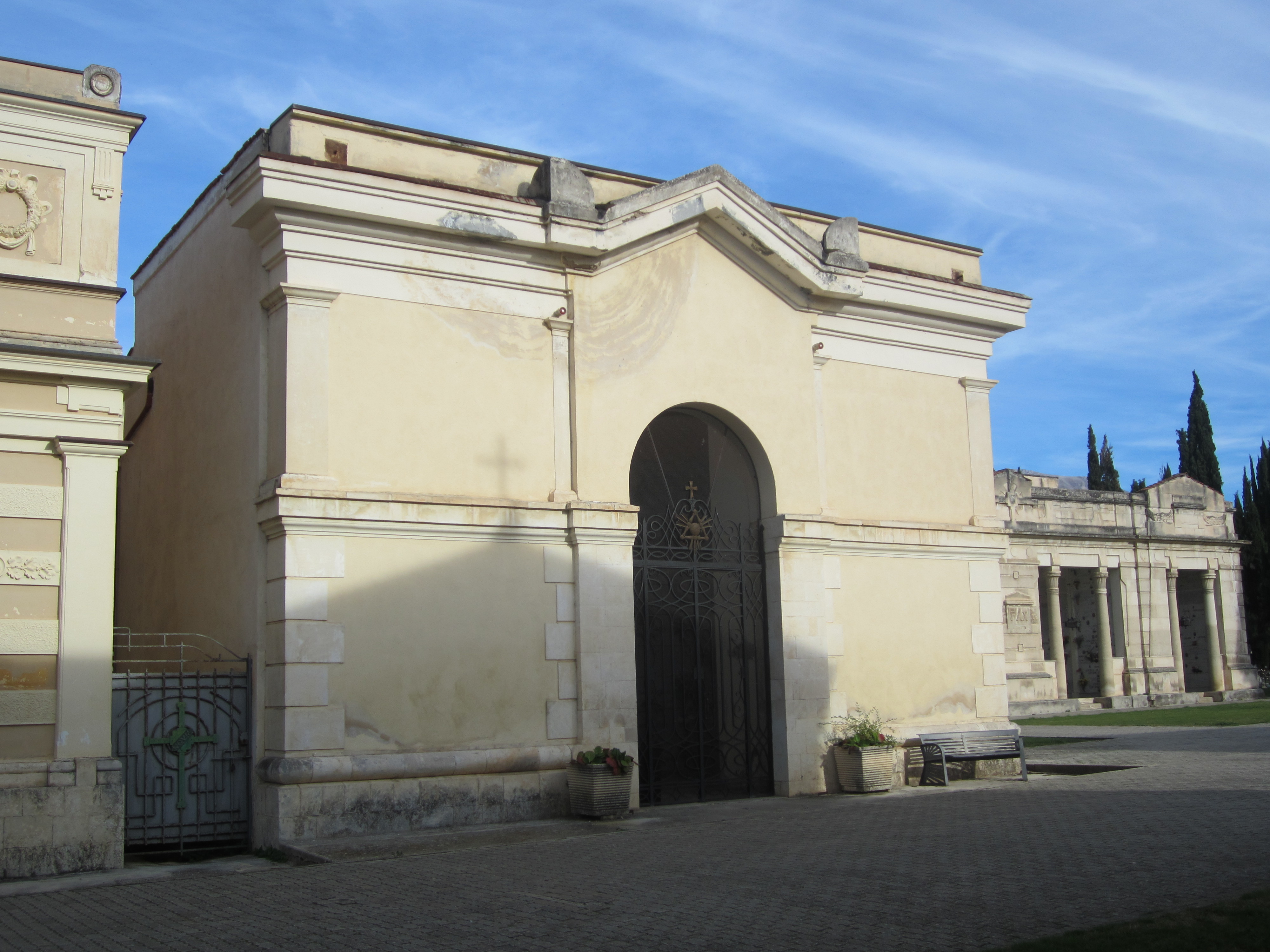 Cappella Confraternita SS. Trinità (cimitero, monumentale) - Sulmona (AQ) 