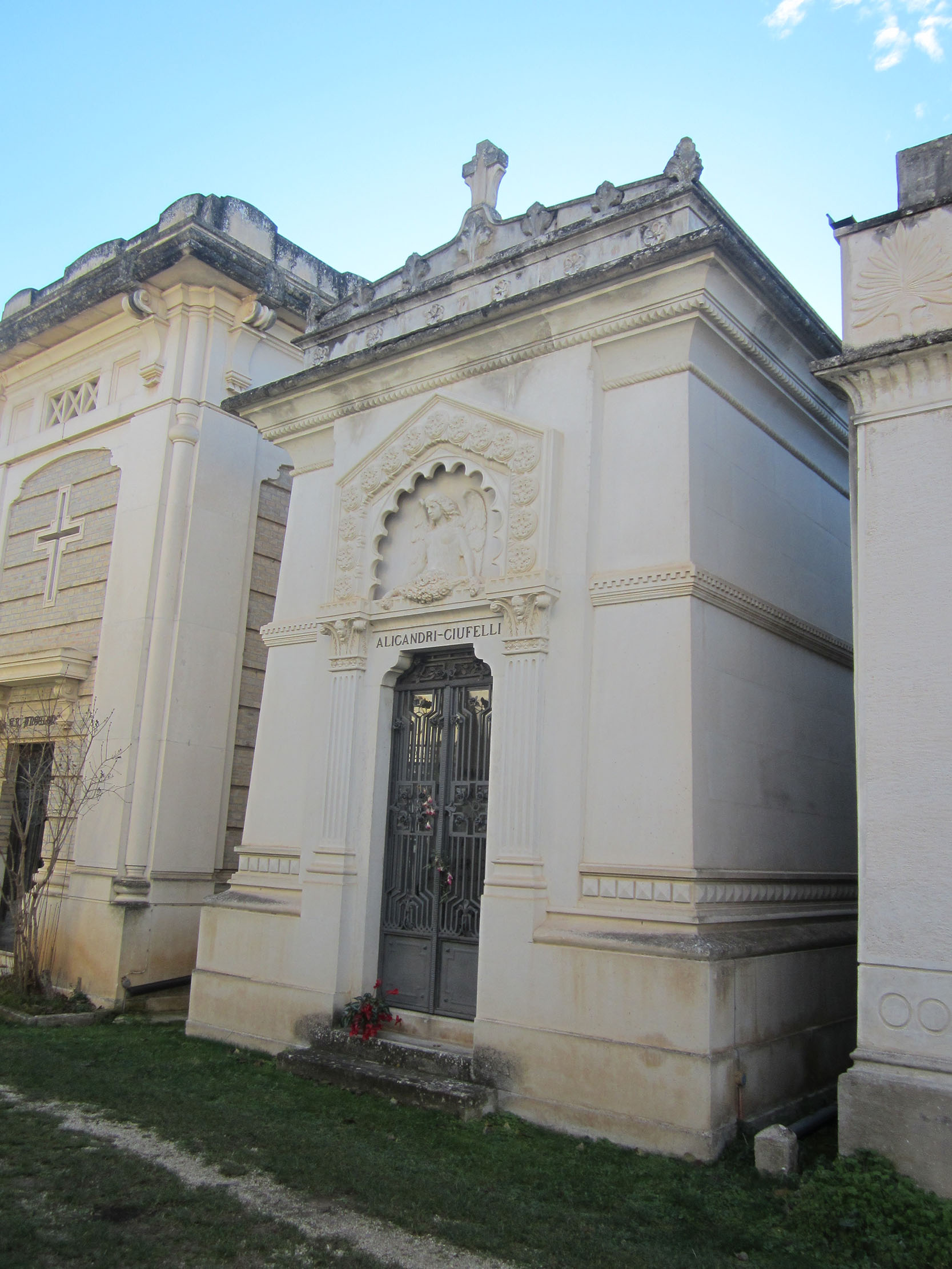 Cappella cimiteriale Alicandri Ciuffelli (cimitero, monumentale) - Sulmona (AQ) 