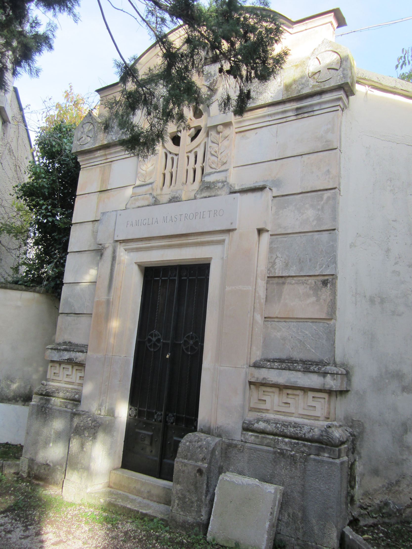 Cappella cimiteriale Famiglia Mastropietro (cimitero, monumentale) - Sulmona (AQ) 
