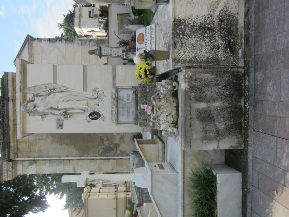 monumento funebre - monumento funebre - ambito abruzzese (prima metà XX secolo)