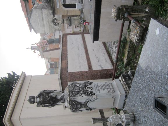 monumento funebre - monumento funebre - ambito abruzzese (prima metà XX secolo)