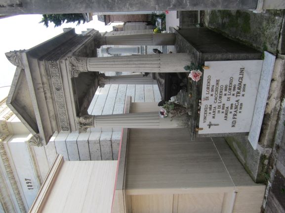 sarcofago, opera isolata - ambito abruzzese (prima metà XX secolo)