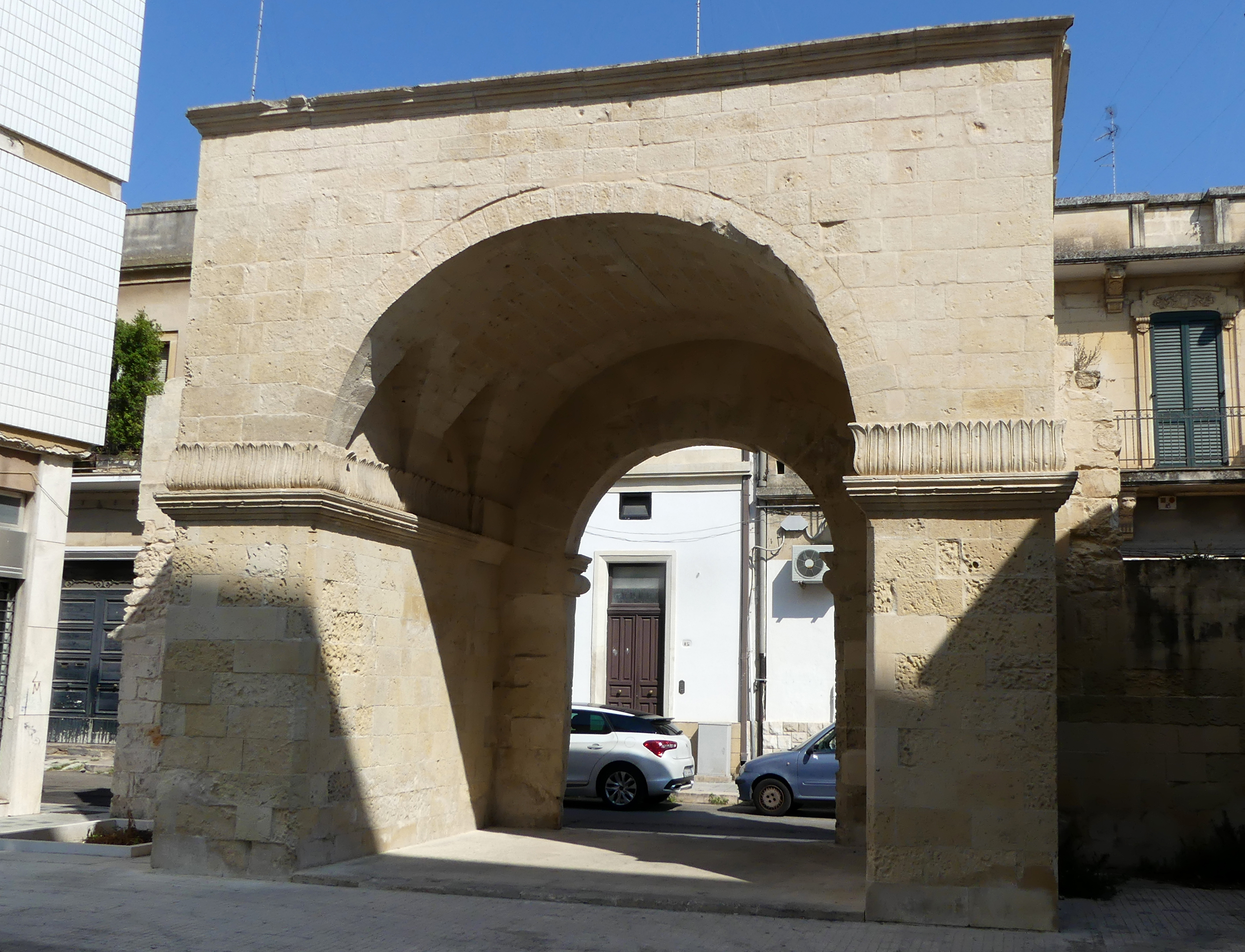 Portale della Villa di Fulgenzio della Monica (villa) - Lecce (LE)  (XVI)