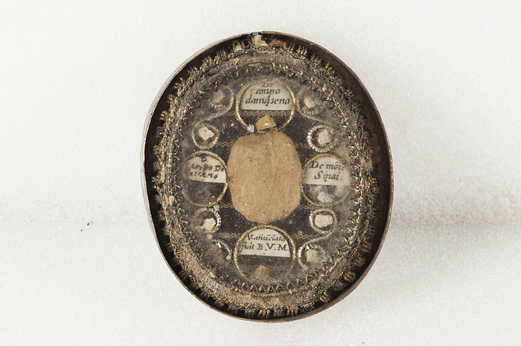 reliquiario - a medaglione, opera isolata - bottega umbra (XVIII)