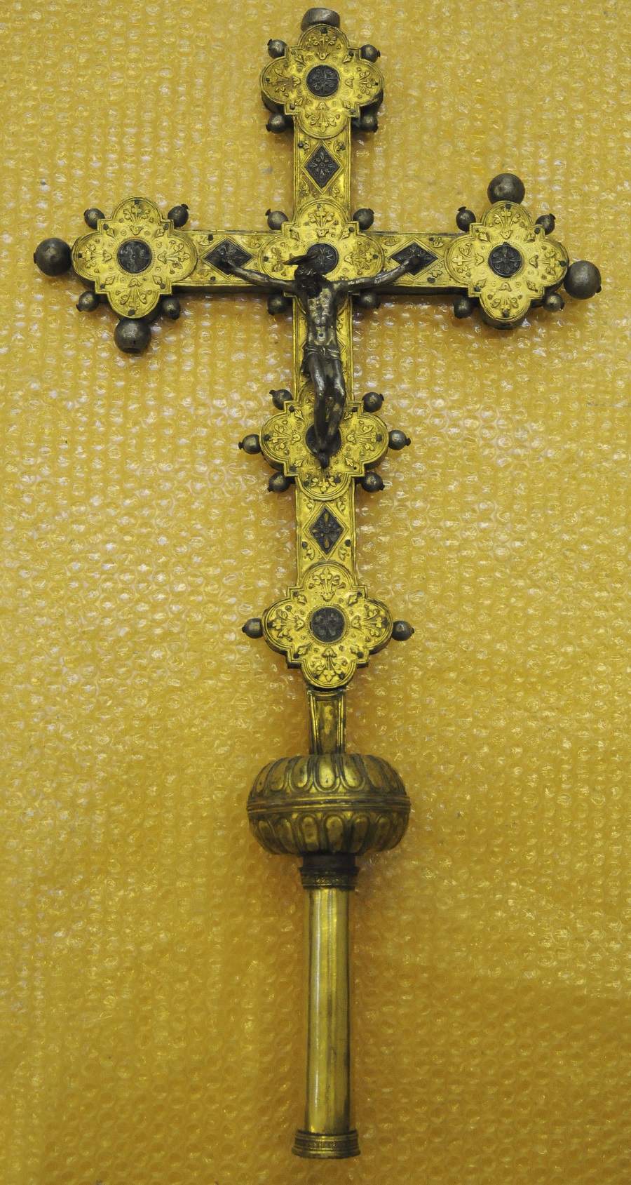 croce astile, opera isolata - bottega Italia centrale, bottega perugina (seconda metà XVI)