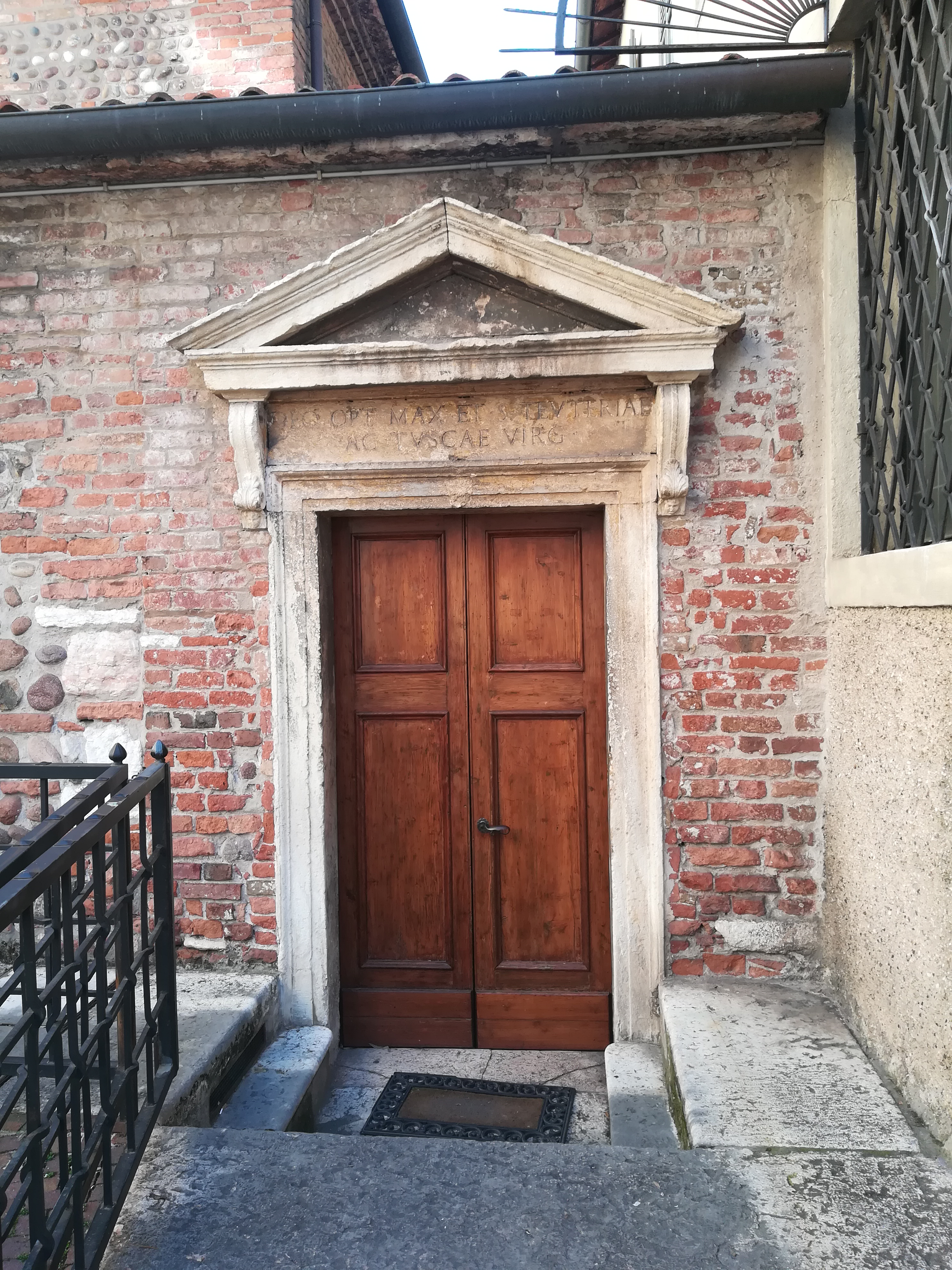 Chiesa delle Sante Teuteria e Tosca (chiesa, sussidiaria) - Verona (VR) 