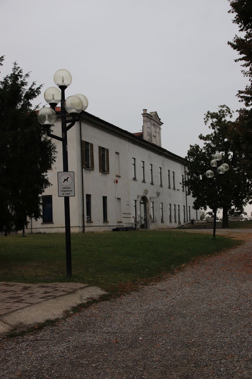 [Biblioteca, museo civioc e scuola in Viale Paganini, 23] (convento, cappuccino) - Oleggio (NO) 