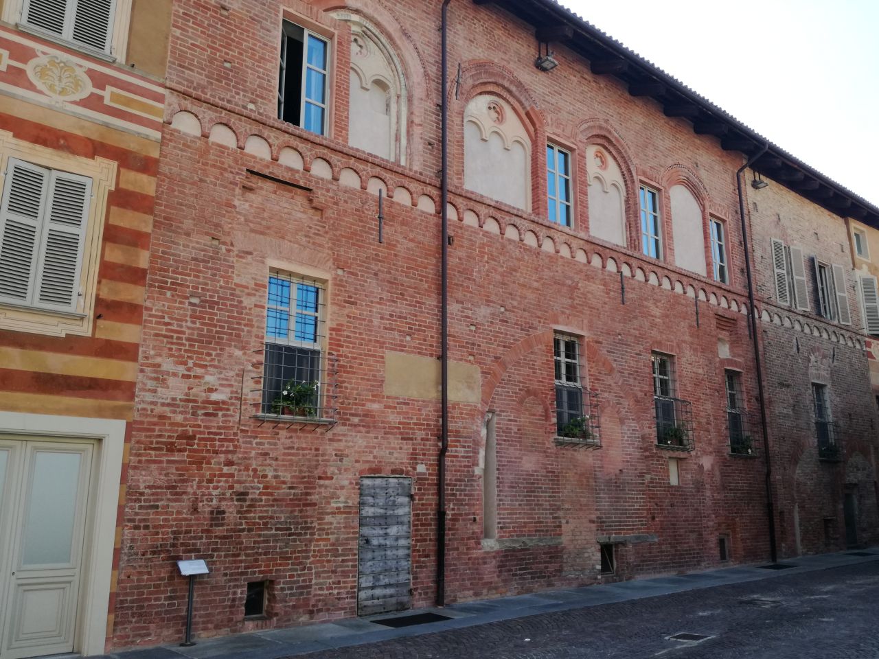 casa di abitazione/ Parrocchiale Duomo Alba (casa) - Alba (CN)  (XVII)