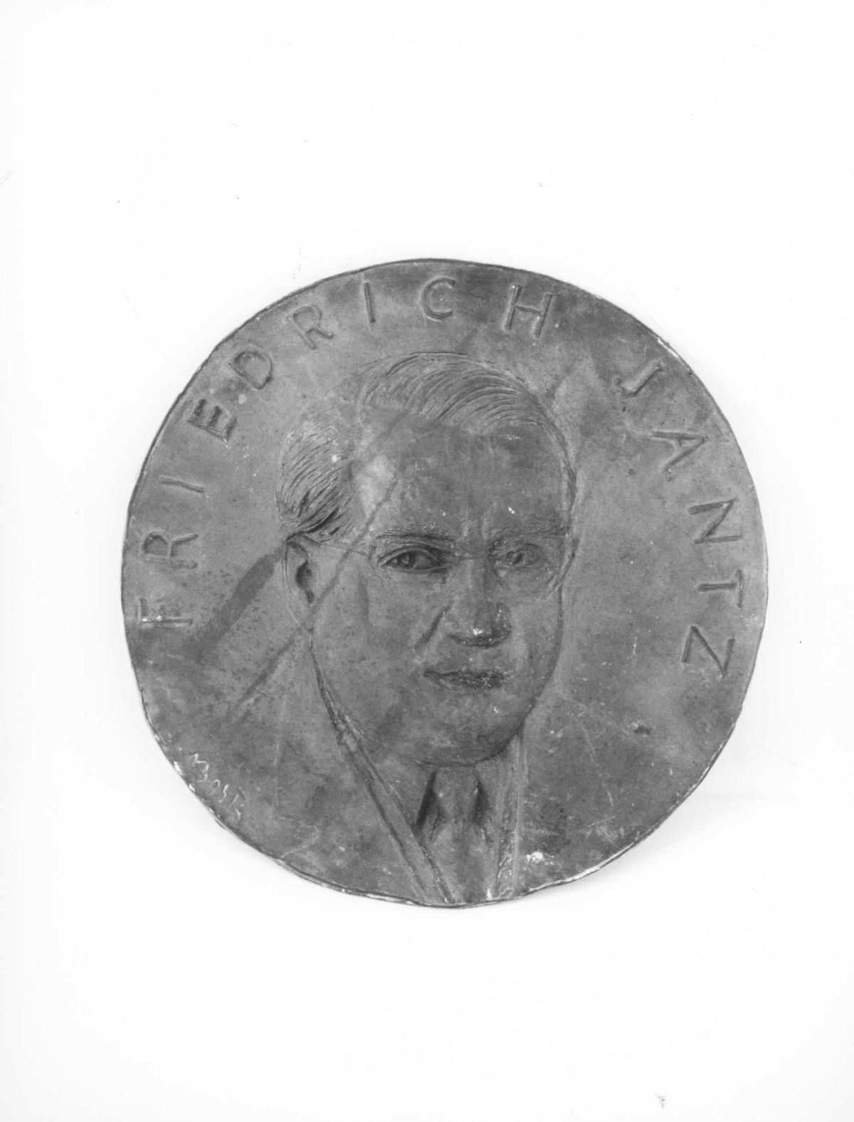 ritratto d'uomo Friedrich Jantz (rilievo) di Berti Antonio (metà sec. XX)