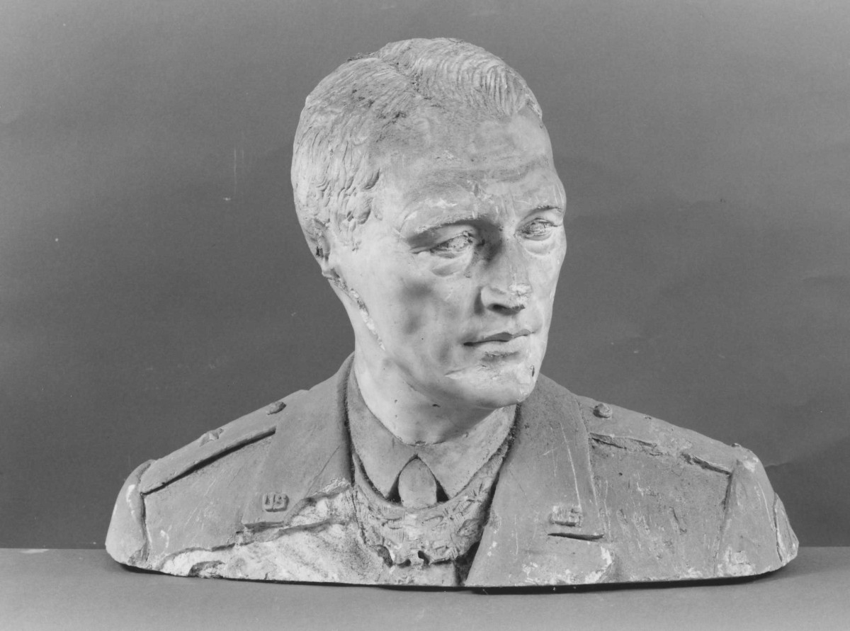 busto ritratto di militare americano (scultura) di Berti Antonio (metà sec. XX)
