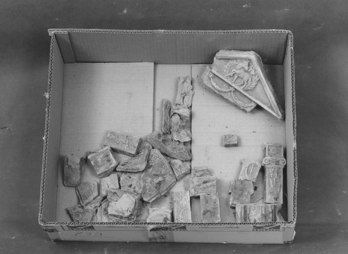 scultura, frammento di Berti Antonio (terzo quarto sec. XX)