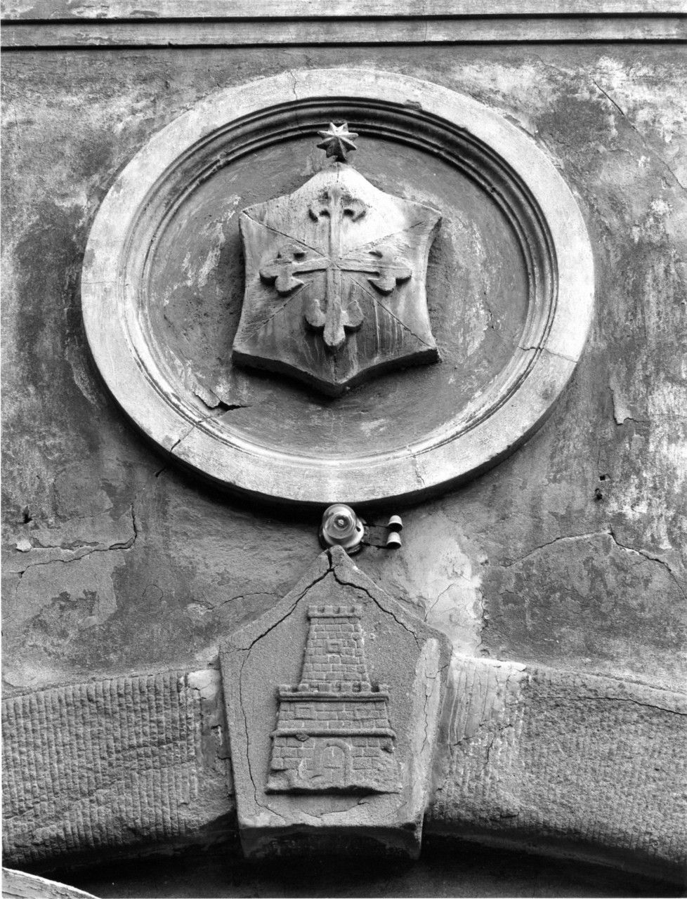 stemma della famiglia Del Rosso (scultura) - bottega toscana (sec. XVII)