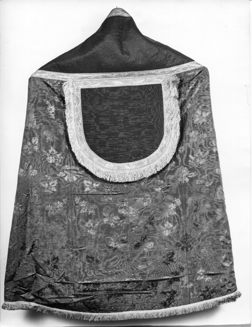 piviale - manifattura italiana (seconda metà sec. XVII, sec. XX)