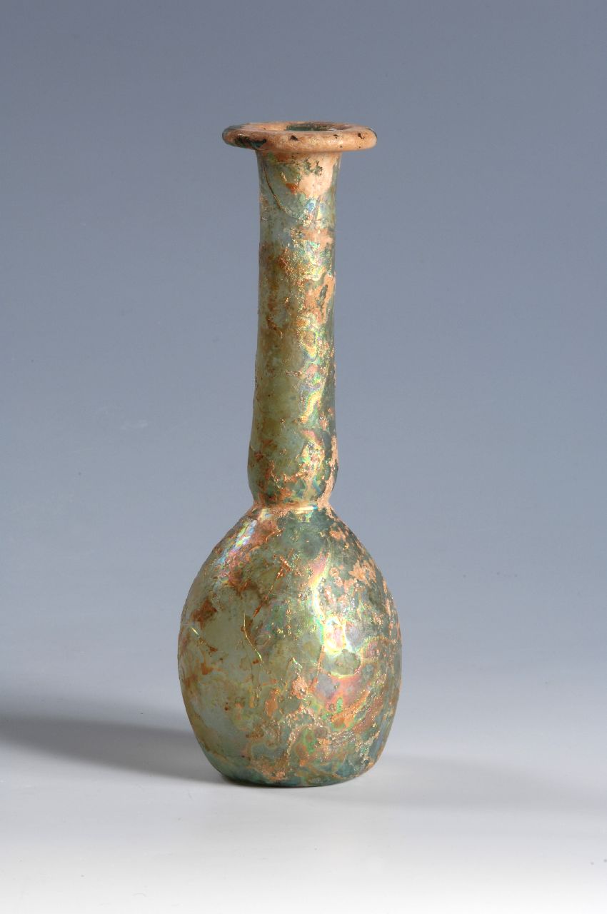 unguentario, Vessberg unguentarium of candlestick type V (II-III d.C)