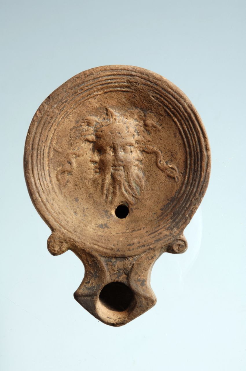 lucerna a volute, Loeschcke IA (I a.C.-I d.C)