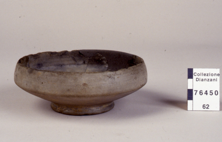 coppa carenata (prima metà Sec. VI a.C)