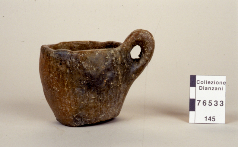 boccale monoansato (Sec. VII a.C)