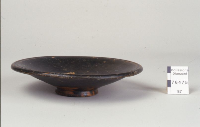piatto, Morel 1270 (Secc. III - II a.C)