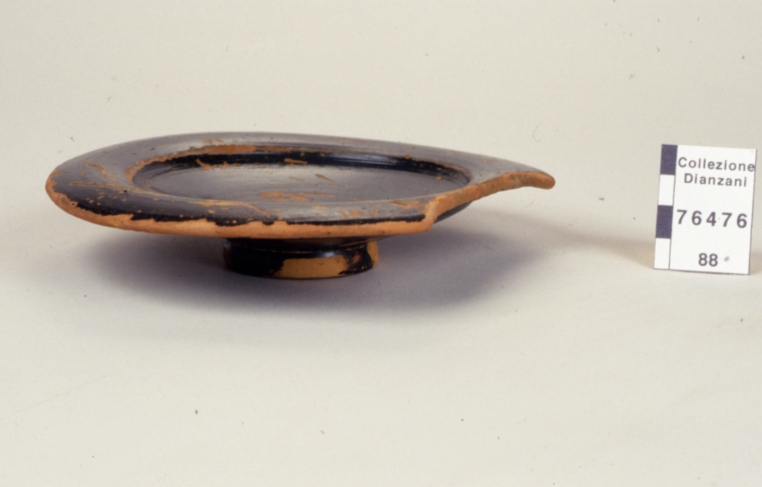 piatto (Secc. III - II a.C)