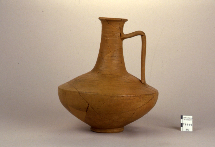 olpe a spalla carenata (Secc. I a-C. - I d.C)