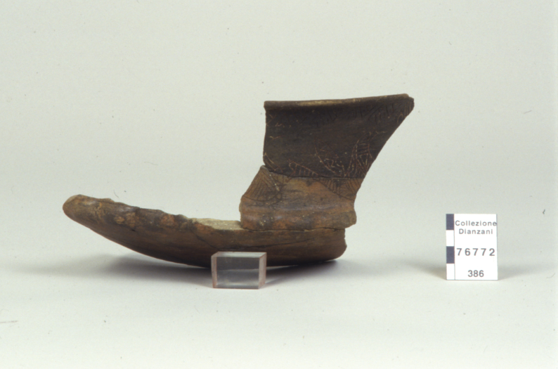 piatto (inizio Sec. VI a.C)