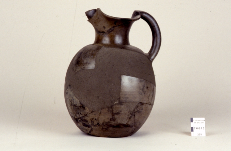 oinochoe trilobata (fine/ inizio Secc. VII/VI a.C)