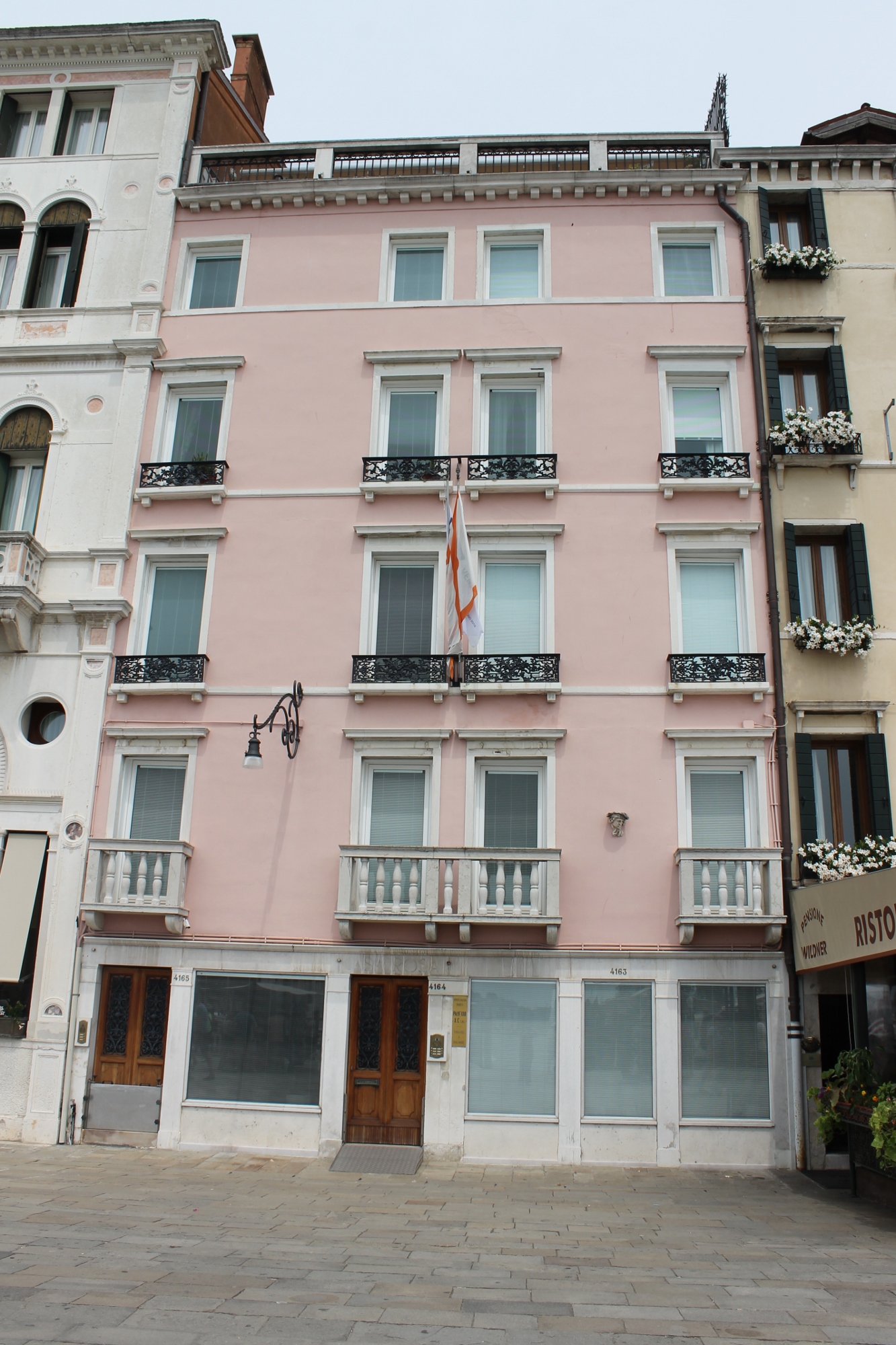 Casa Rosa (Casa ad appartamenti, privata) - Venezia (VE)  (XIX, seconda metà)