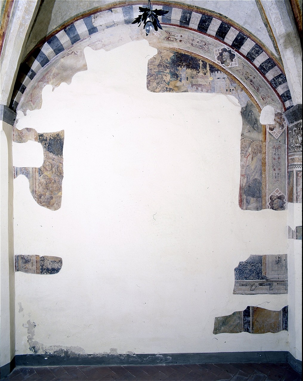 teste di santi, paesaggio (dipinto murale, frammento) di Gaddi Agnolo (sec. XIV)