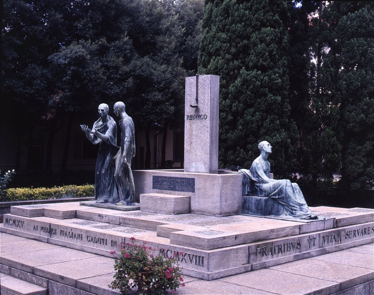 monumento al medico caduto (monumento commemorativo, insieme) di Minerbi Arrigo (prima metà sec. XX)