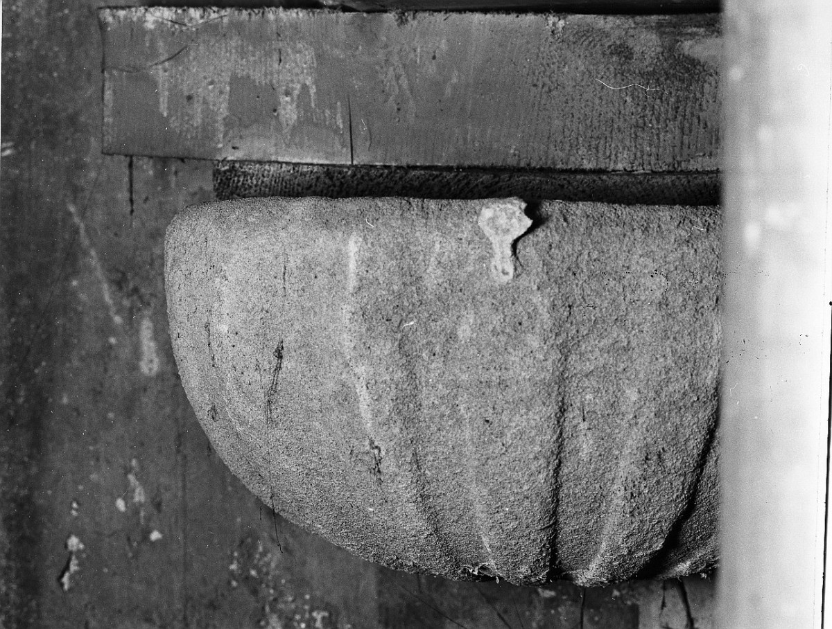 acquasantiera - da parete - bottega fiorentina (sec. XVII)