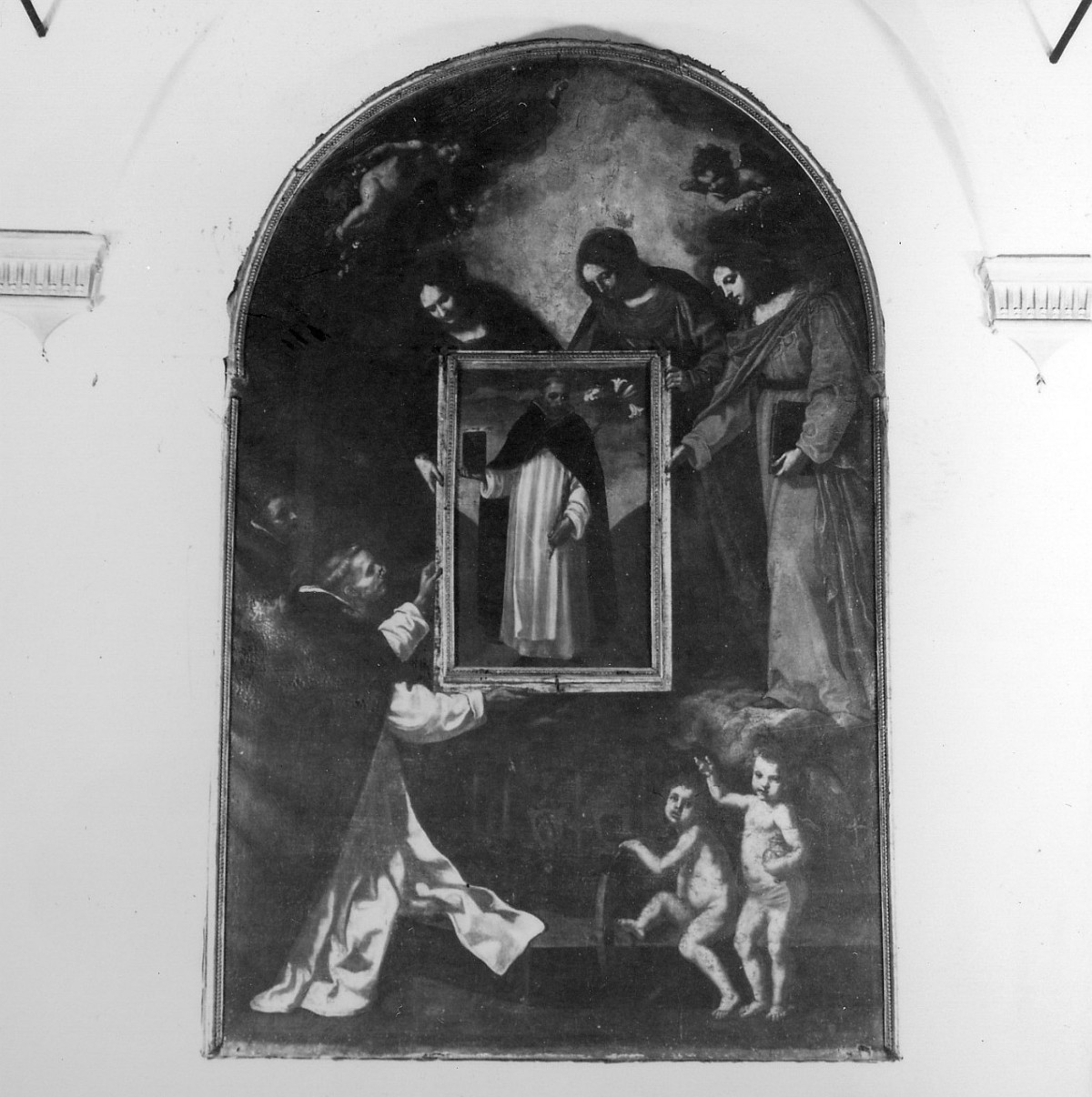 Madonna con Bambino, Santa Maria Maddalena e Santa Caterina d'Alessandria che porge a San Giacinto l'immagine di San Domenico (dipinto) di Vignali Jacopo (sec. XVII)