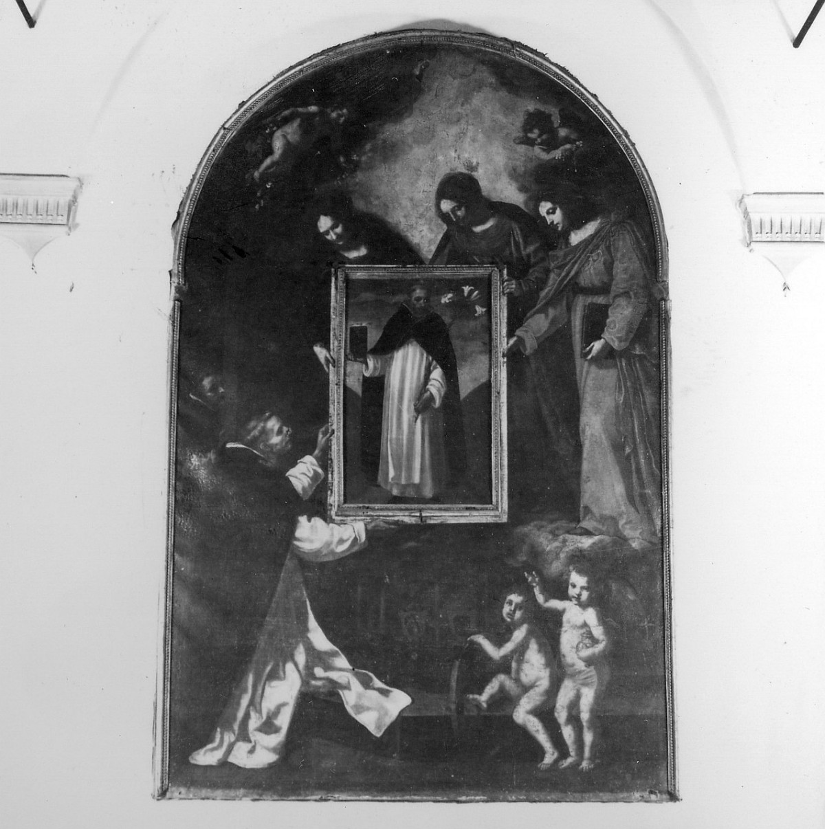 Madonna con Bambino, Santa Maria Maddalena e Santa Caterina d'Alessandria che porge a San Giacinto l'immagine di San Domenico (dipinto) di Vignali Jacopo (sec. XVII)