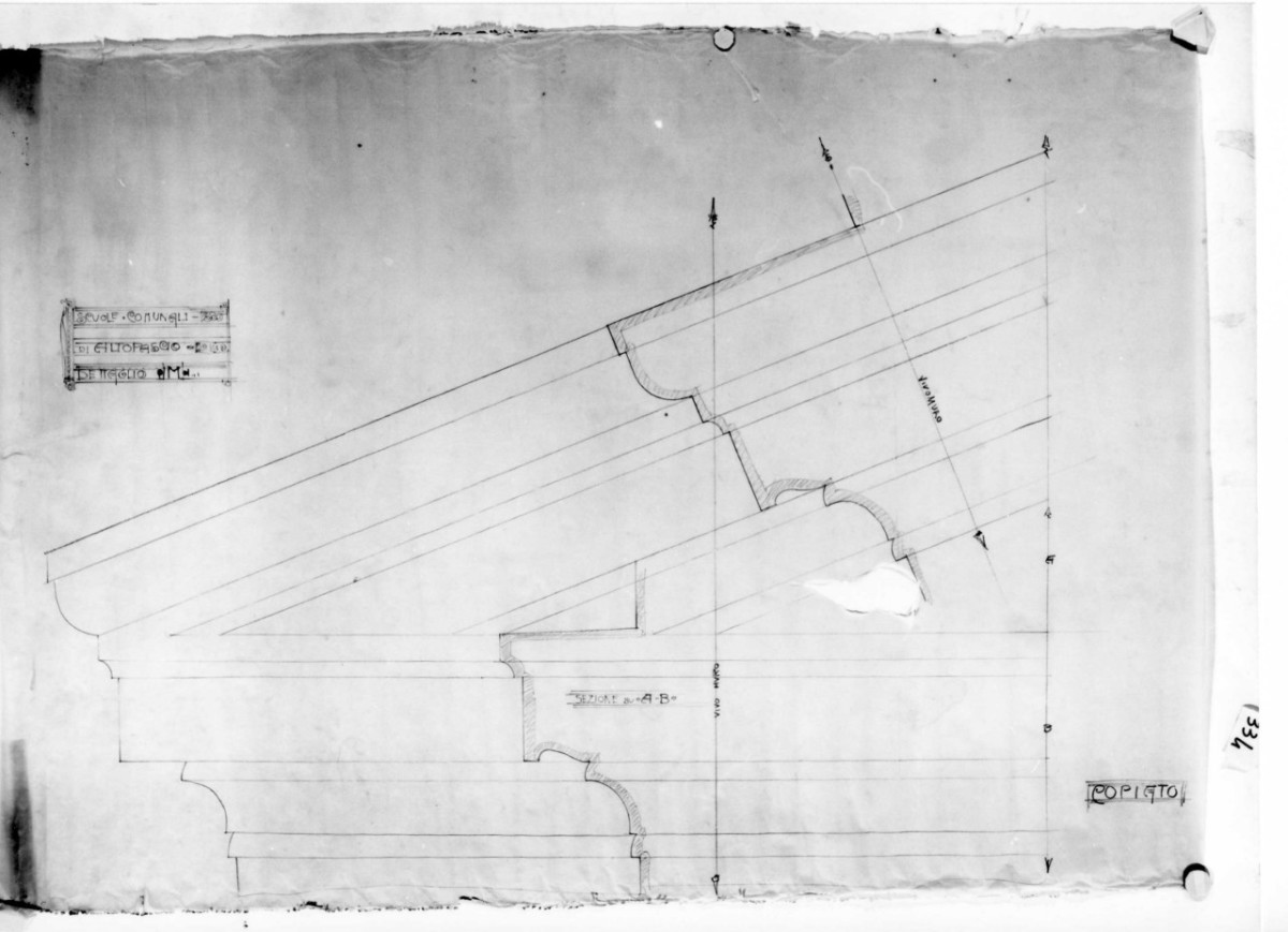 scuole comunali di Altopascio: dettaglio al vero del frontespizio di una delle porte delle facciate (disegno architettonico) di Brizzi Raffaello (sec. XX)