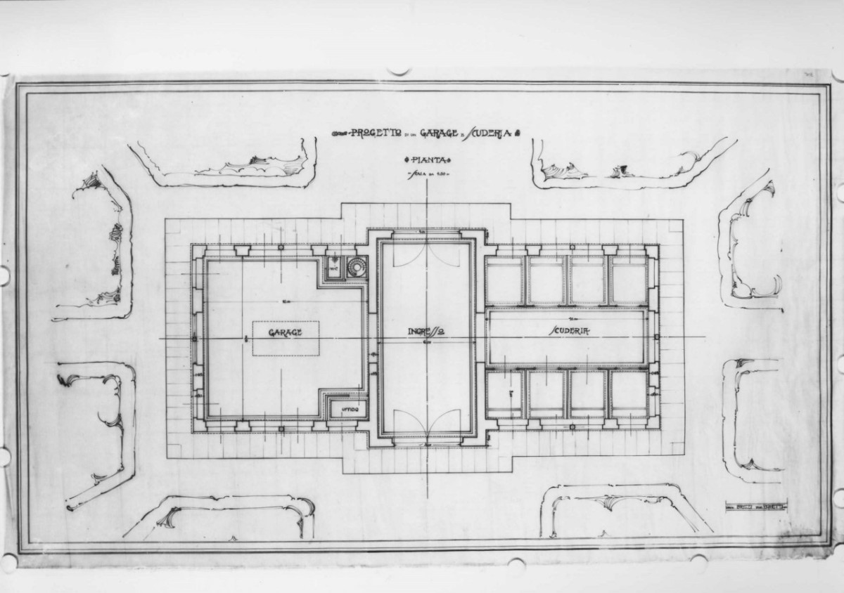 Pianta, edificio destinato a garage e scuderia: pianta quotata del piano terreno in scala 1:50, con indicazione delle destinazioni d'uso (disegno architettonico) di Brizzi Raffaello (e aiuti) (primo quarto sec. XX)