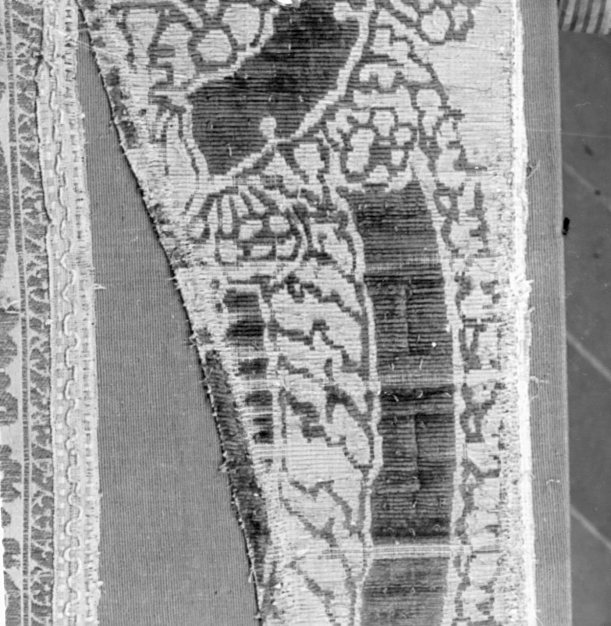 tessuto, frammento - manifattura italiana (sec. XV)