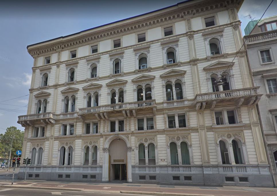 casa, ad appartamenti - Milano (MI)  (XIX, fine)