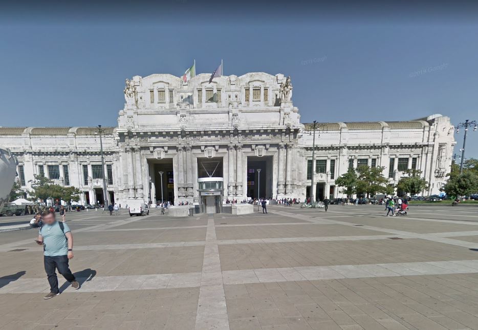 Stazione Centrale (stazione, ferroviaria) - Milano (MI)  <br>Condizioni d'uso: <a class='link-esterno' href='https://docs.italia.it/italia/icdp/icdp-pnd-circolazione-riuso-docs/it/v1.0-giugno-2022/testo-etichetta-BCS.html' target='_bcs'>Beni Culturali Standard (BCS)</a>