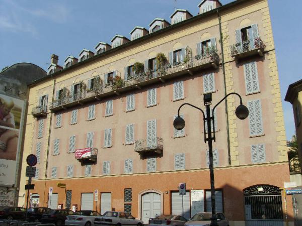 [Facciata della casa in Via festa del perdono, 10] (casa) - Milano (MI)  (XIX)