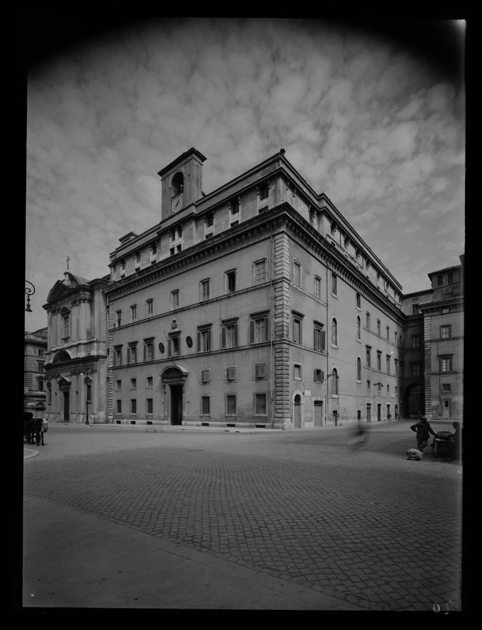 Palazzo di Sant’Apollinare <Roma> - Palazzi - Facciate (negativo) di laboratorio fotografico Soprintendenza Monumenti del Lazio (laboratorio) (secondo quarto XX)