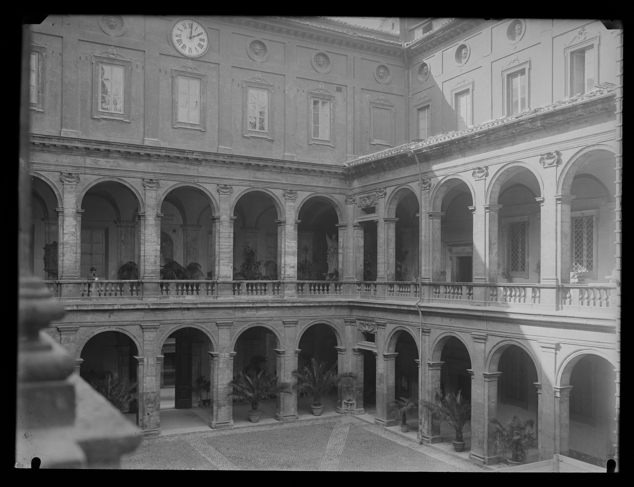 Della Porta, Giacomo - Palazzo della Sapienza <Roma> - Cortili (negativo) di laboratorio fotografico Soprintendenza Monumenti del Lazio (laboratorio) (secondo quarto XX)