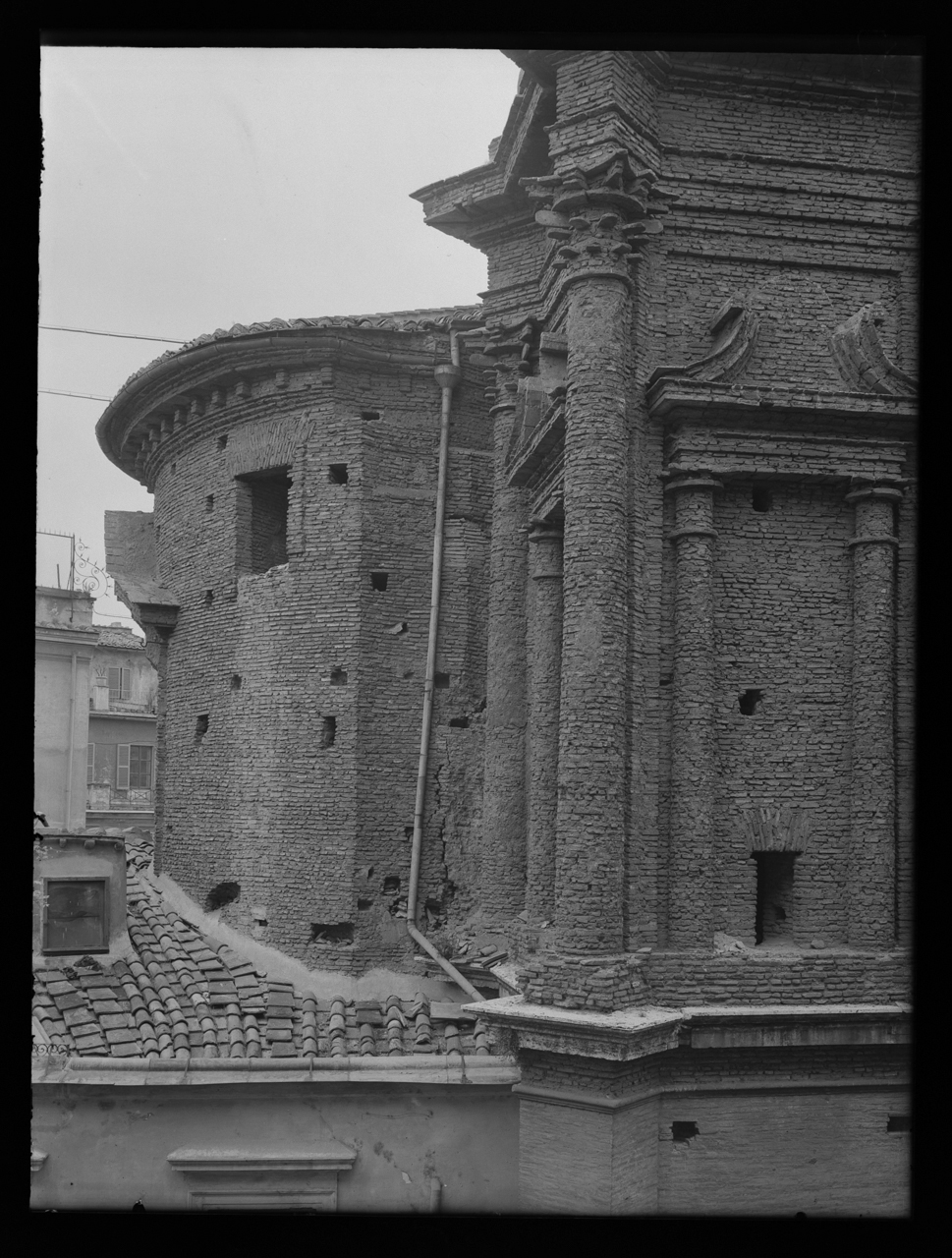 Chiesa di Santa Maria dei Sette Dolori <Roma> (negativo) di laboratorio fotografico Soprintendenza Monumenti del Lazio (laboratorio) (terzo quarto XX)