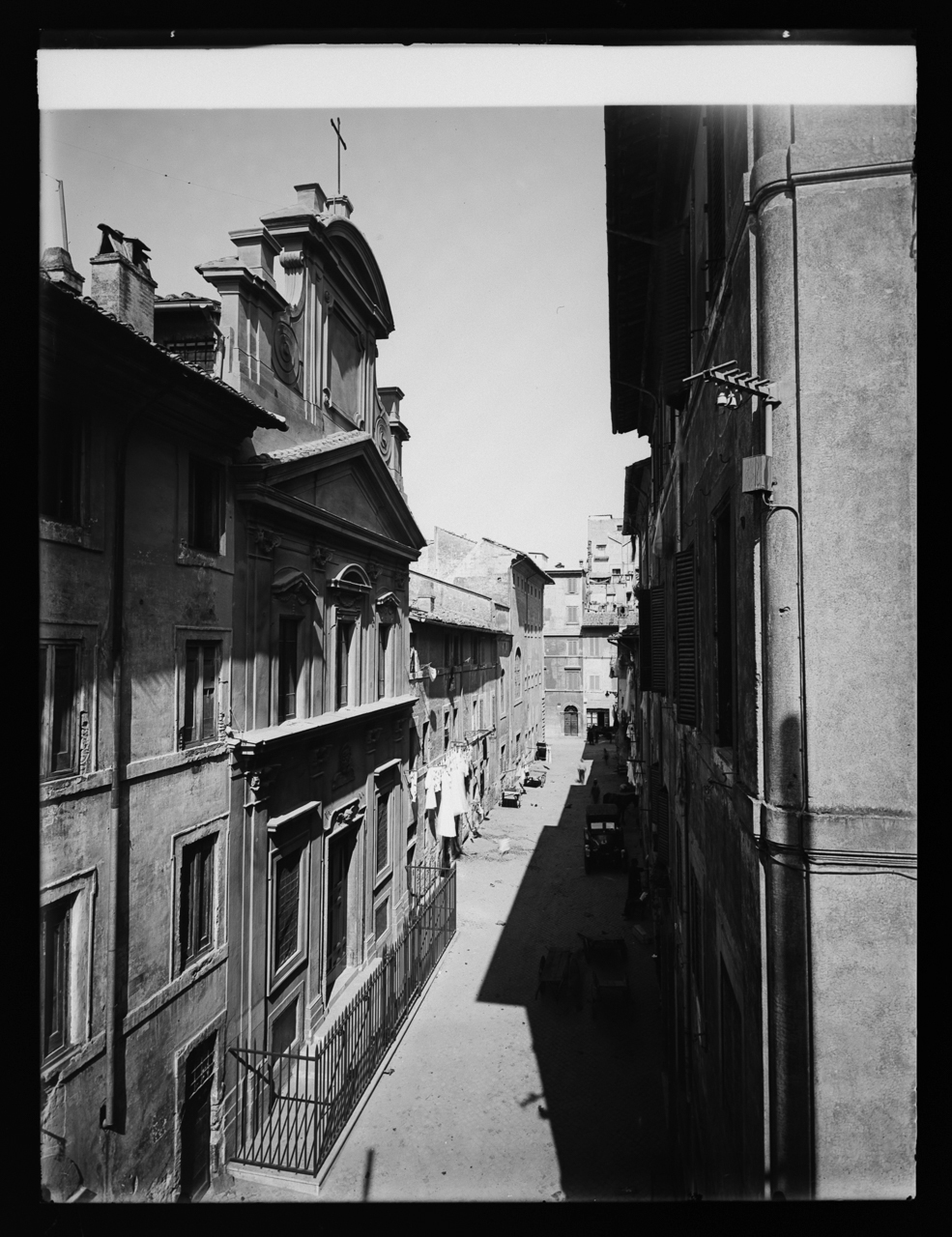 Chiesa Santa Lucia del Gonfalone <Roma> - Facciate (negativo) di laboratorio fotografico Soprintendenza Monumenti del Lazio (laboratorio) (terzo quarto XX)