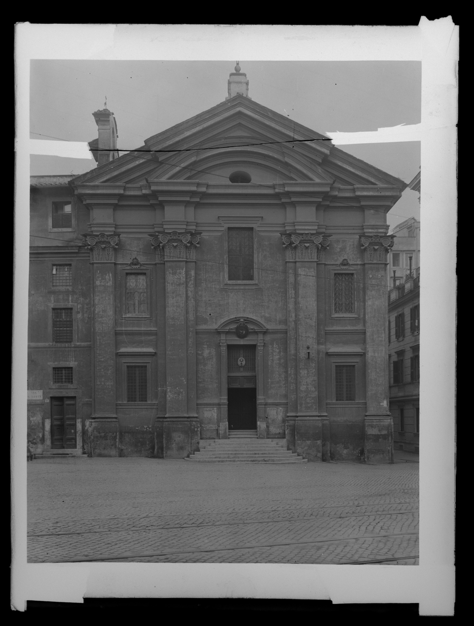 Chiesa del Santissimo Sacramento <Roma> - Facciate (negativo) di laboratorio fotografico Soprintendenza Monumenti del Lazio (laboratorio) (terzo quarto XX)
