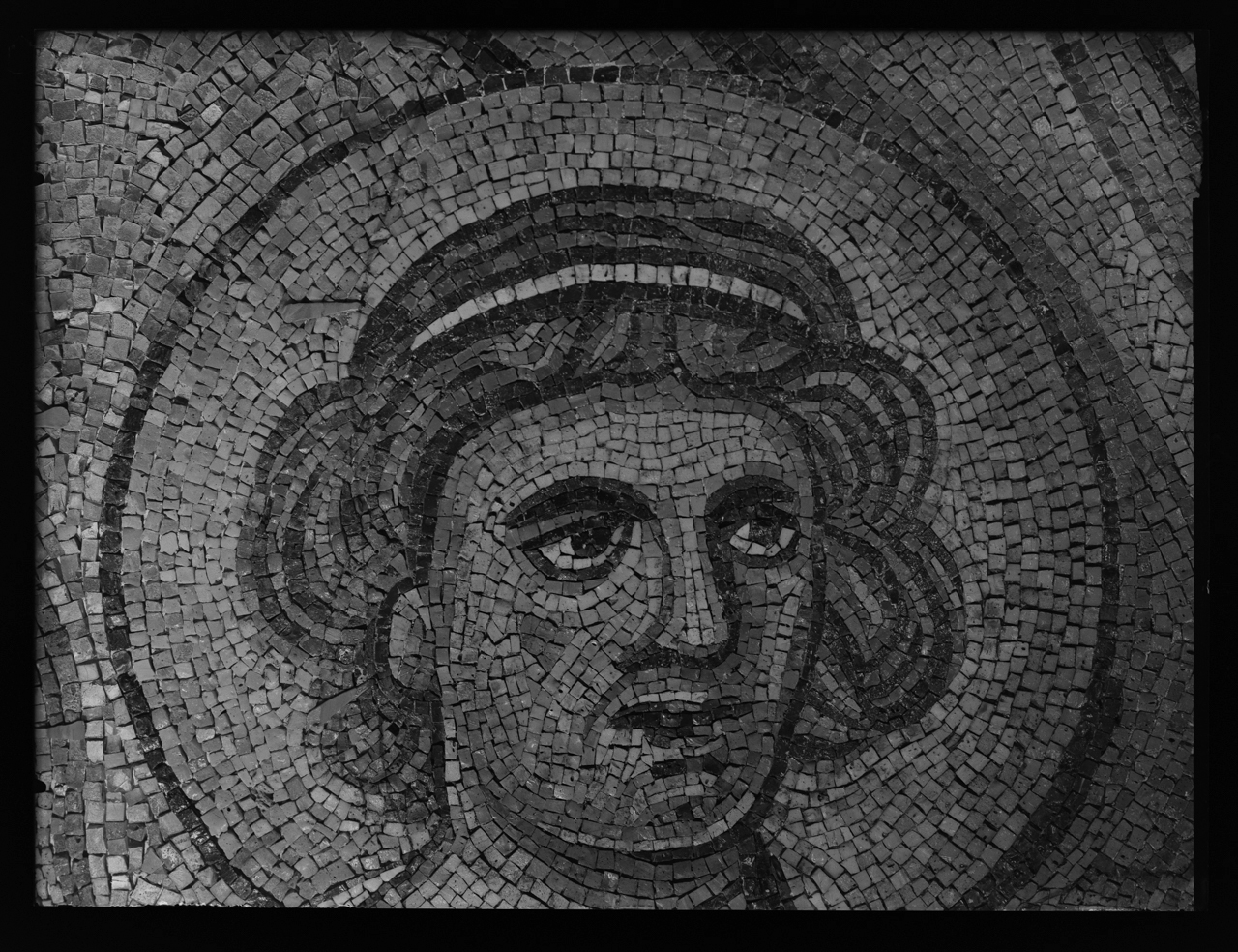 Angelo <Basilica dei Santi Cosma e Damiano ; Roma> - Archi di trionfo - Mosaici - Sec. 6.-8 (negativo) di laboratorio fotografico Soprintendenza Monumenti del Lazio (laboratorio) (secondo quarto XX)