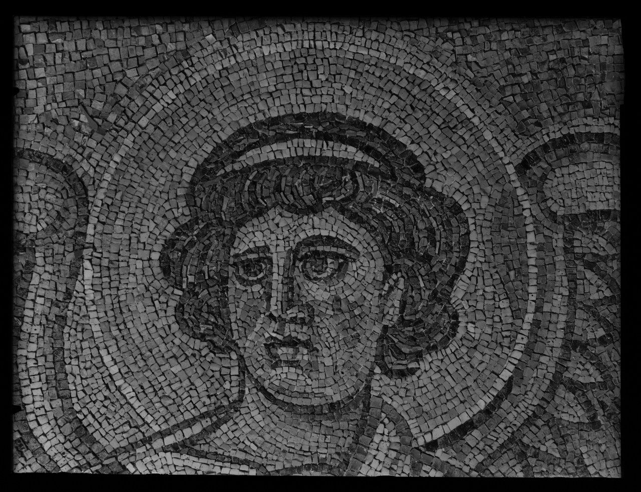 Angelo <Basilica dei Santi Cosma e Damiano ; Roma> - Archi di trionfo - Mosaici - Sec. 6.-8 (negativo) di laboratorio fotografico Soprintendenza Monumenti del Lazio (laboratorio) (secondo quarto XX)
