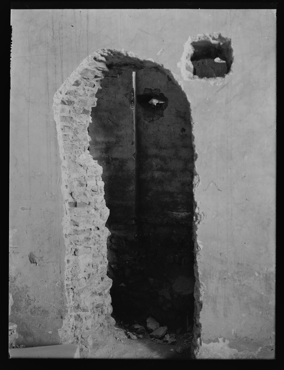 Basilica di San Lorenzo fuori le mura <Roma> - Restauro (negativo) di laboratorio fotografico Soprintendenza Monumenti del Lazio (laboratorio) (terzo quarto XX)