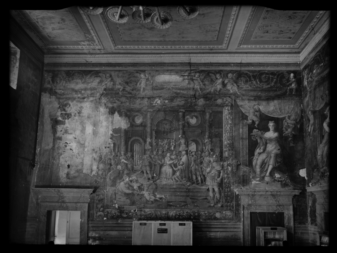 Del Colle, Raffaellino . Paolo III incorona un principe di casa Farnese <Palazzo Rondinini ; Roma> - Dipinti murali - Affreschi - Sec. 16 (negativo) di laboratorio fotografico Soprintendenza Monumenti del Lazio (laboratorio) (terzo quarto XX)