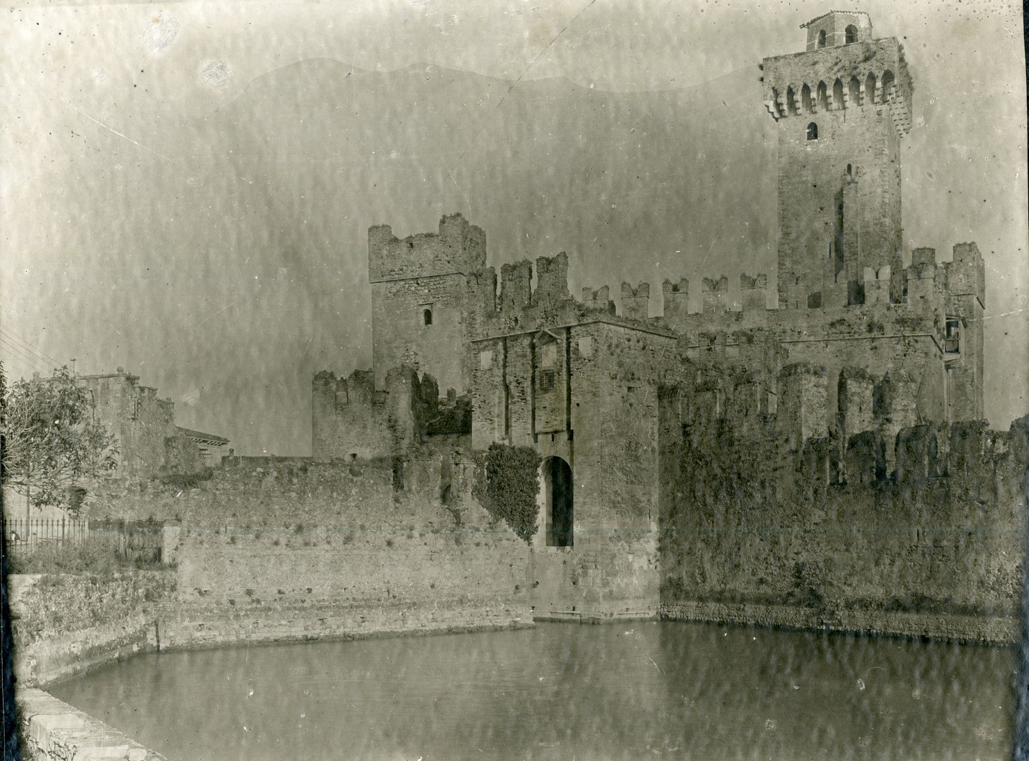 Elementi architettonici - Torri (positivo) di Anonimo (XIX-XX)
